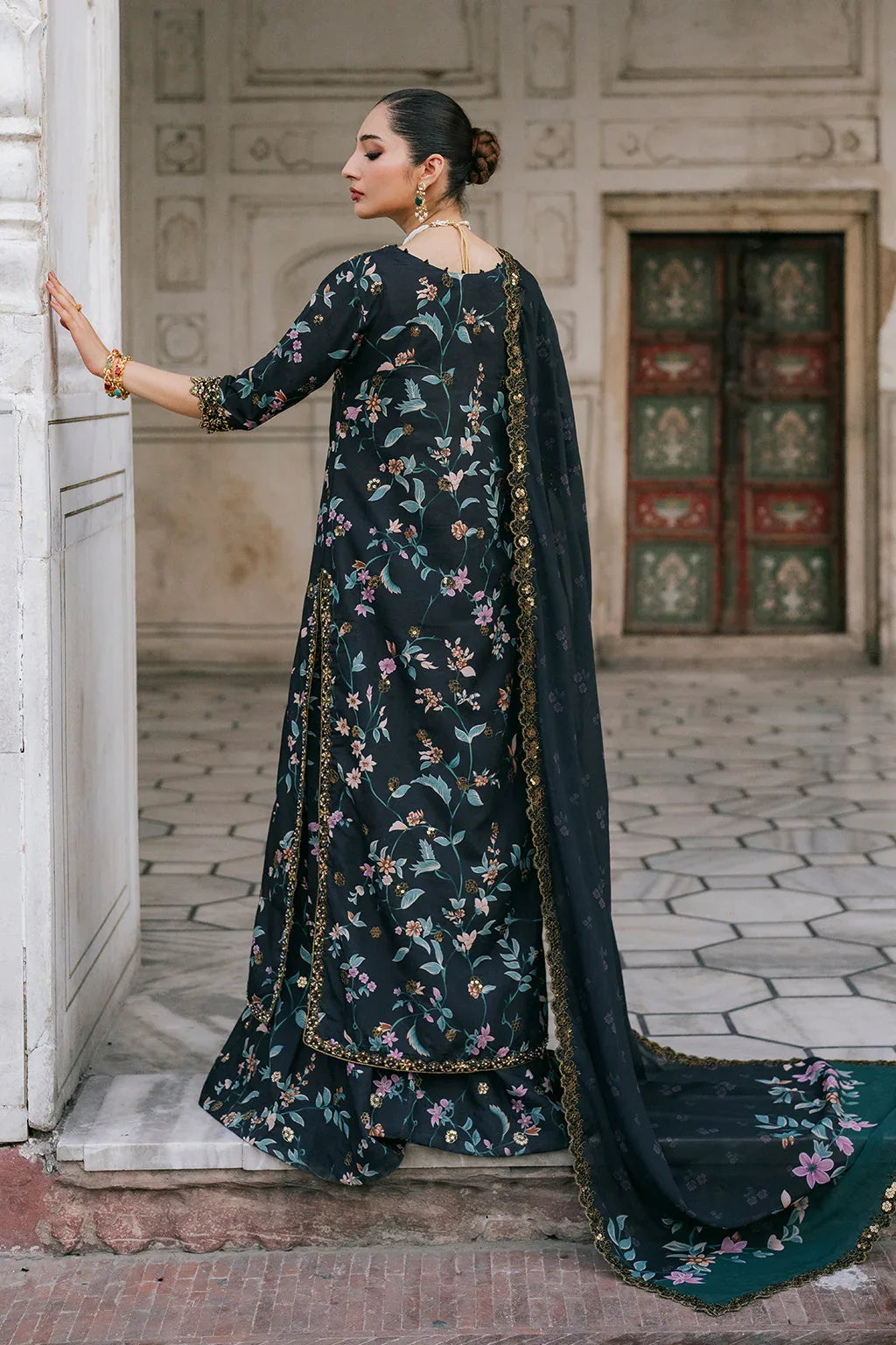 Iznik | Formal Wear | UE-317 - Rang-e-Khaas