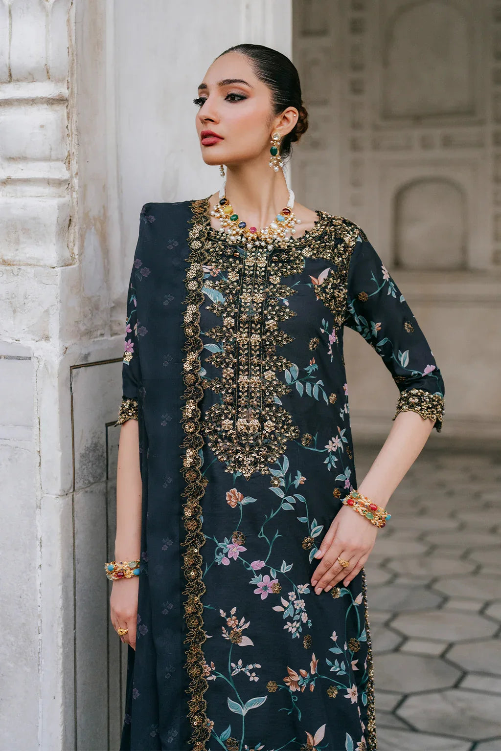 Iznik | Formal Wear | UE-317 - Rang-e-Khaas