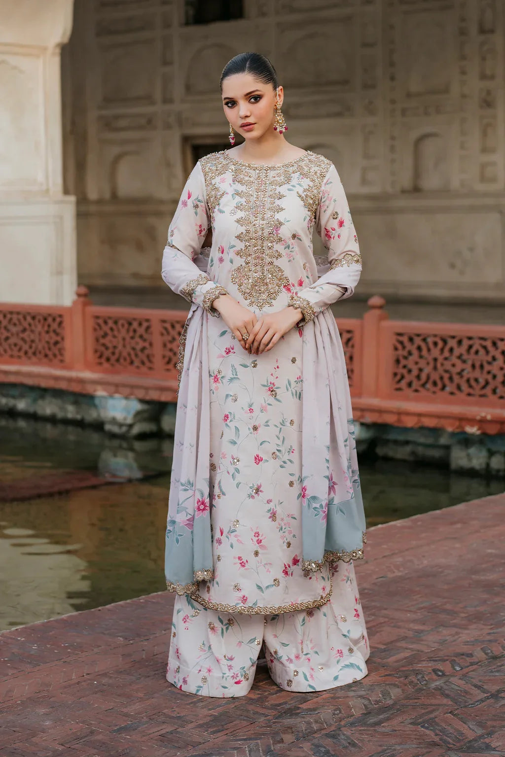 Iznik | Formal Wear | UE-318 - Rang-e-Khaas