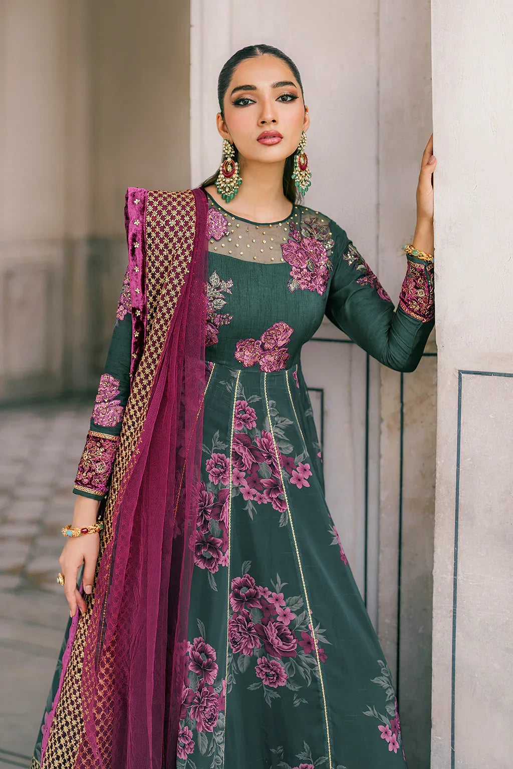 Iznik | Formal Wear | UE-319 - Rang-e-Khaas