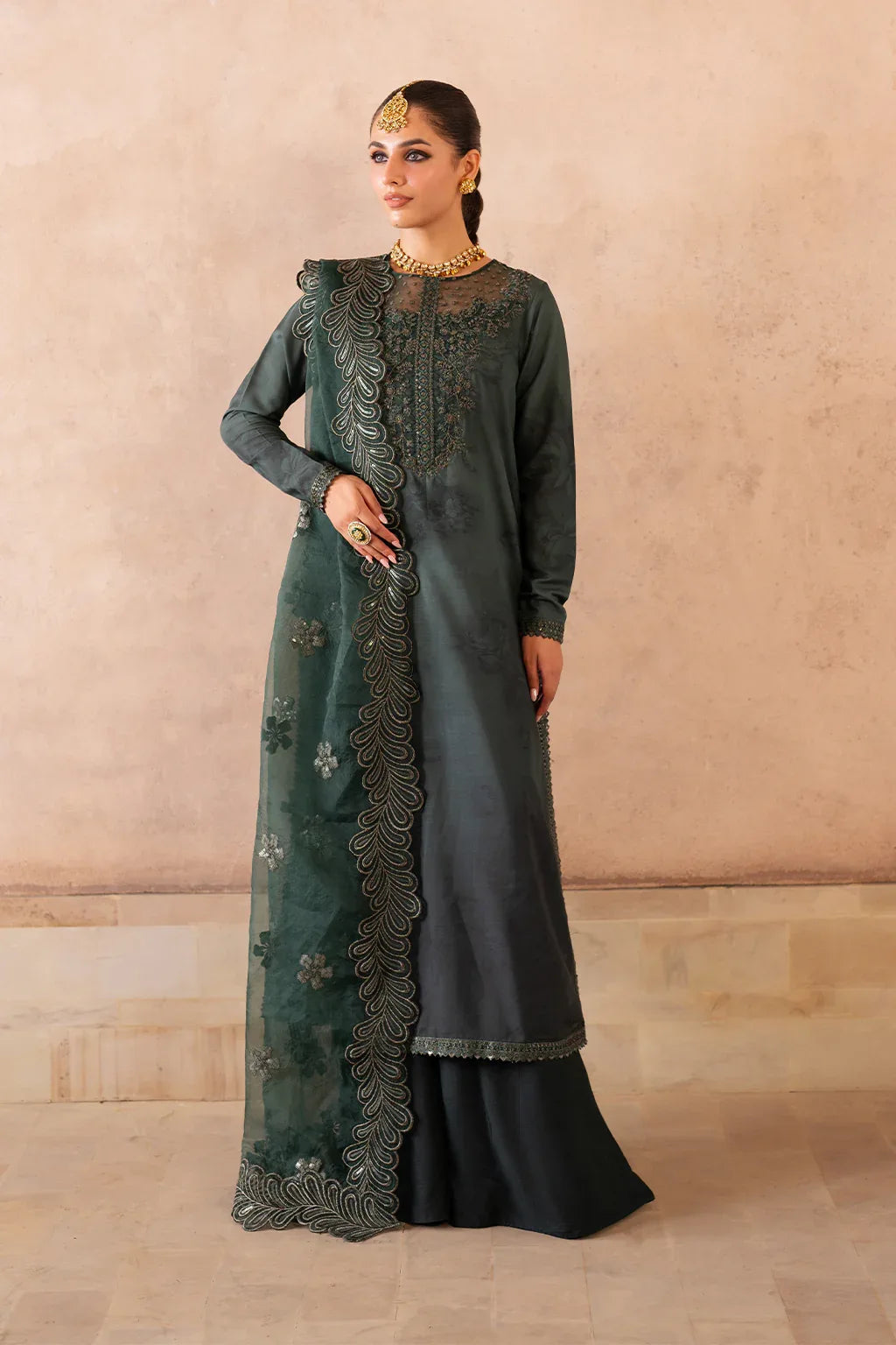 Iznik | Formal Wear | UE-324 - Rang-e-Khaas