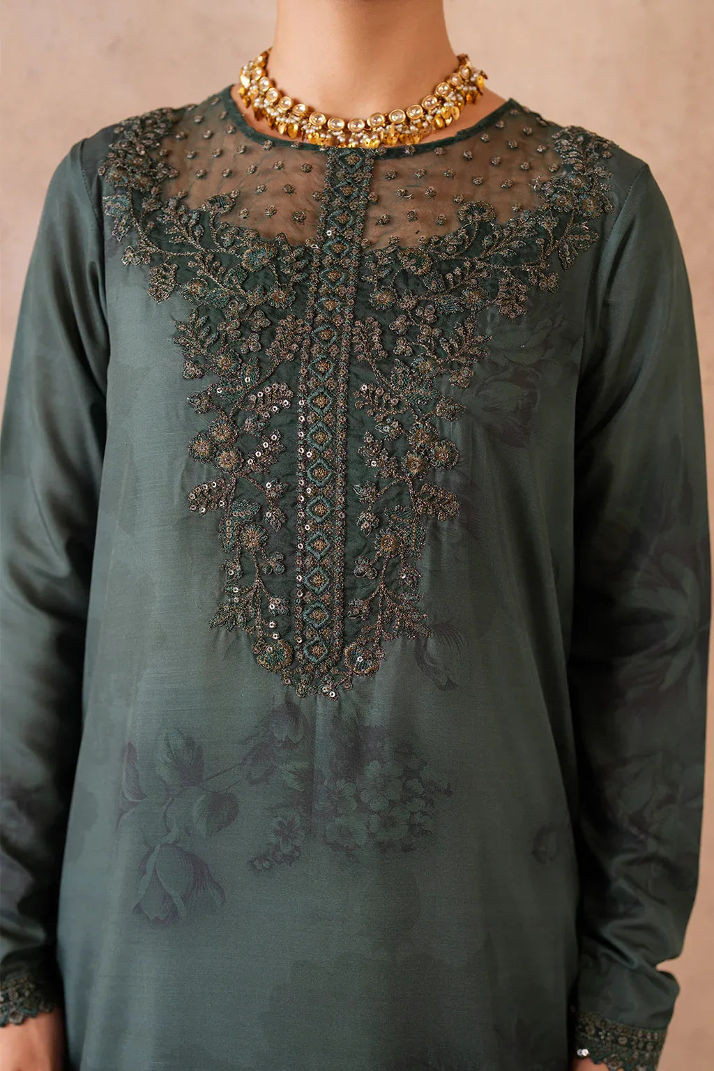 Iznik | Formal Wear | UE-324 - Rang-e-Khaas