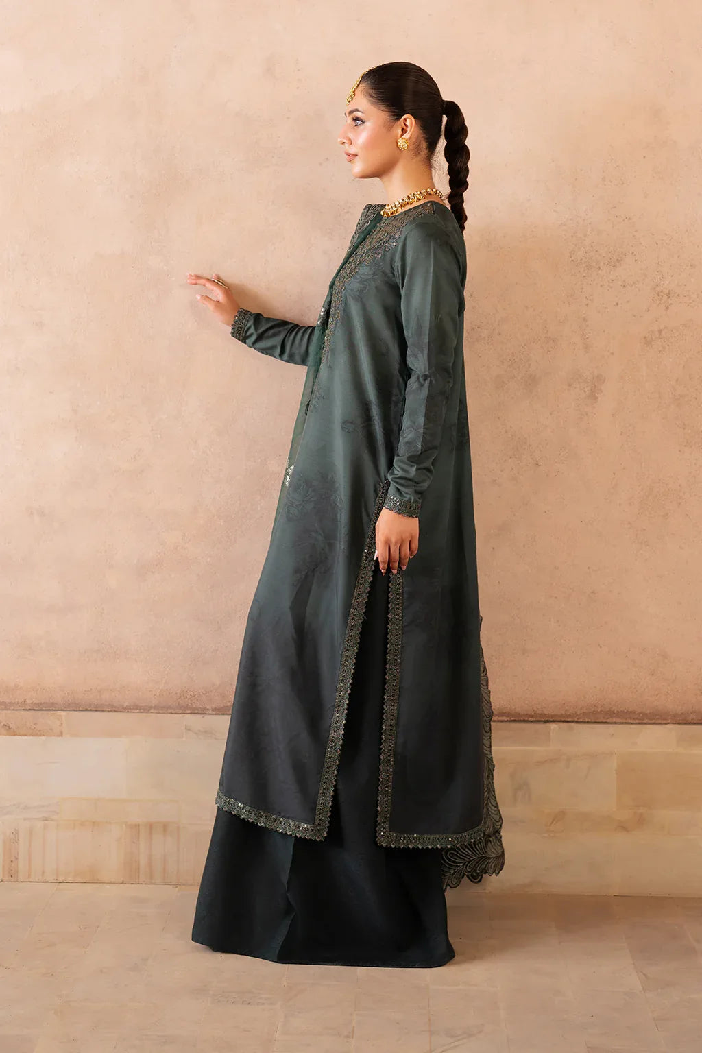 Iznik | Formal Wear | UE-324 - Rang-e-Khaas