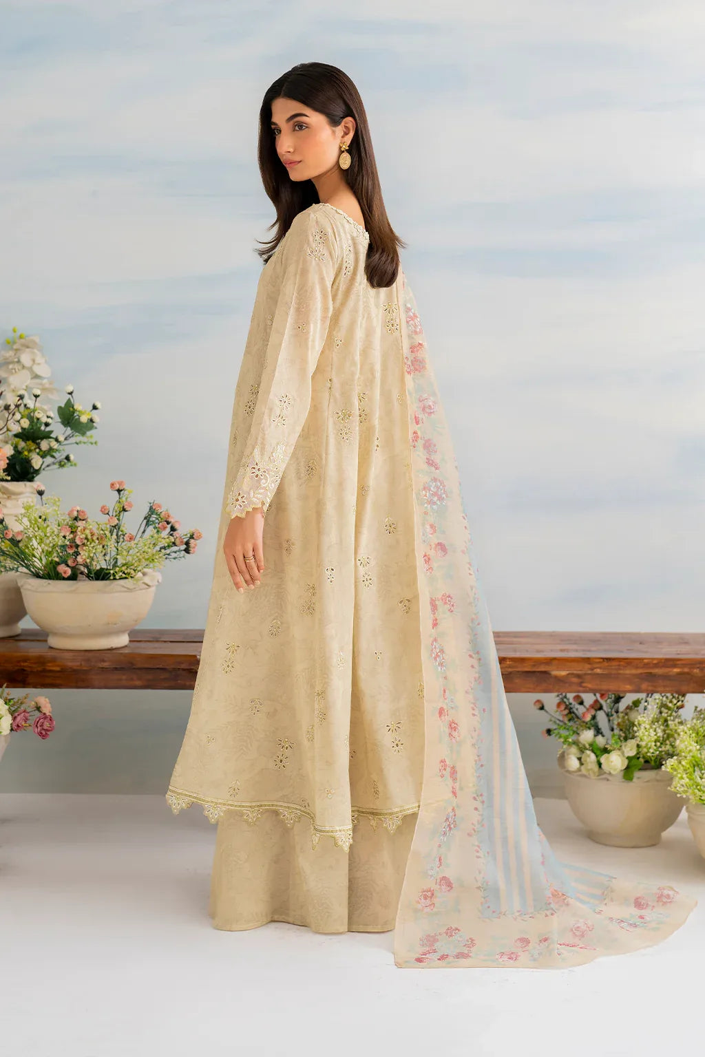 Iznik | Guzel lawn 24 | IGL-03 - Rang-e-Khaas
