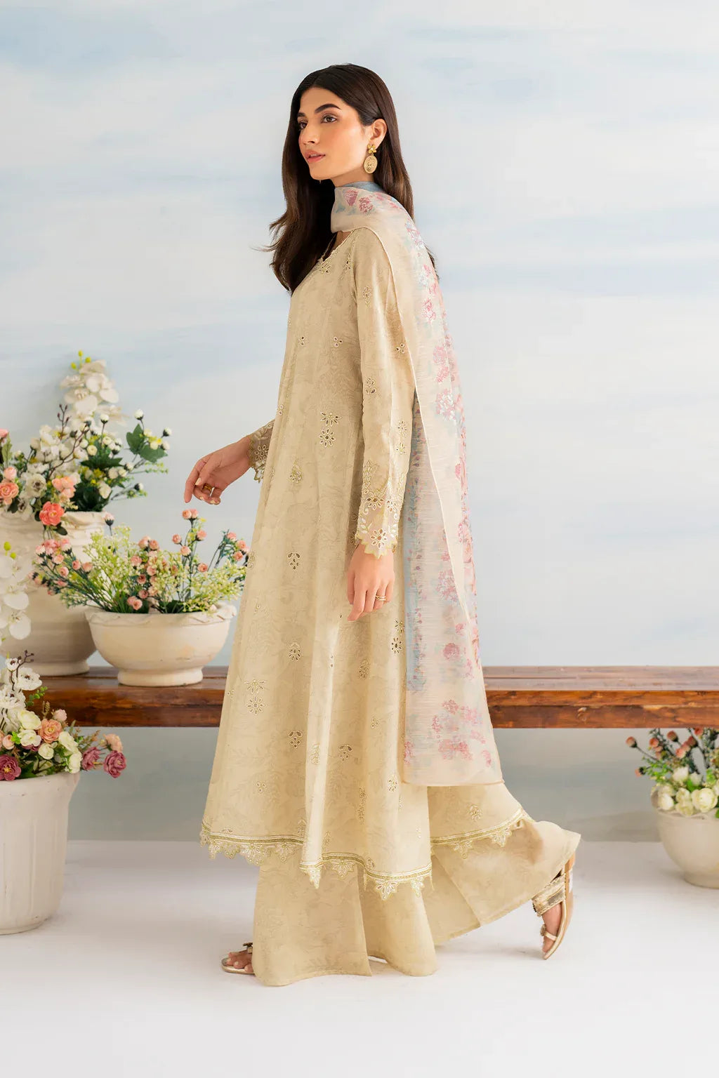 Iznik | Guzel lawn 24 | IGL-03 - Rang-e-Khaas