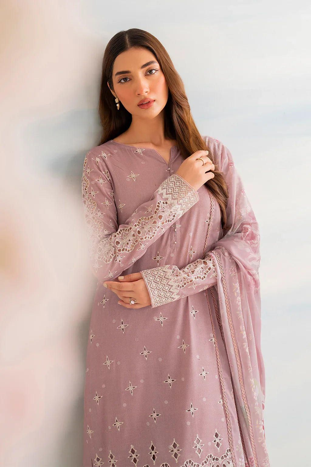 Iznik | Guzel lawn 24 | IGL-04 - Rang-e-Khaas