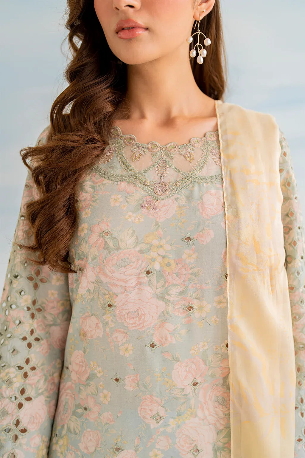 Iznik | Guzel lawn 24 | IGL-06 - Rang-e-Khaas
