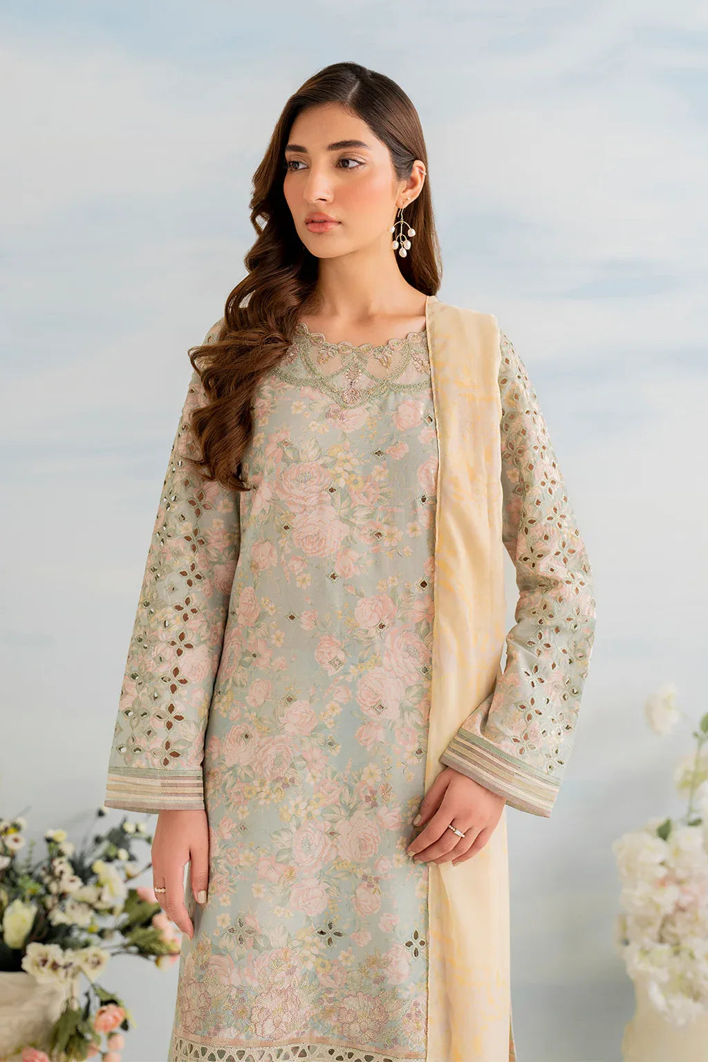 Iznik | Guzel lawn 24 | IGL-06 - Rang-e-Khaas