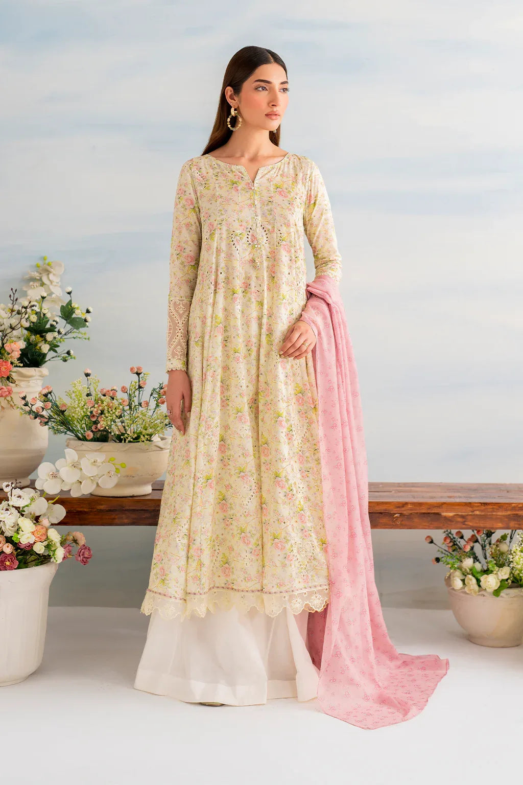 Iznik | Guzel lawn 24 | IGL-07 - Rang-e-Khaas