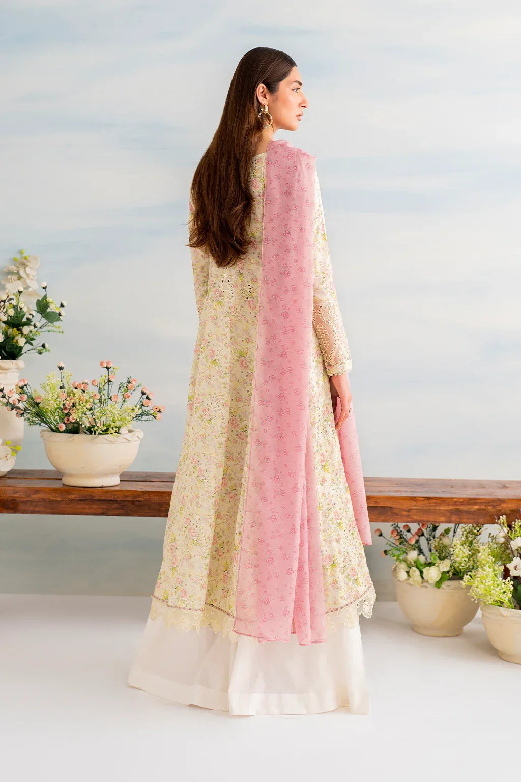 Iznik | Guzel lawn 24 | IGL-07 - Rang-e-Khaas