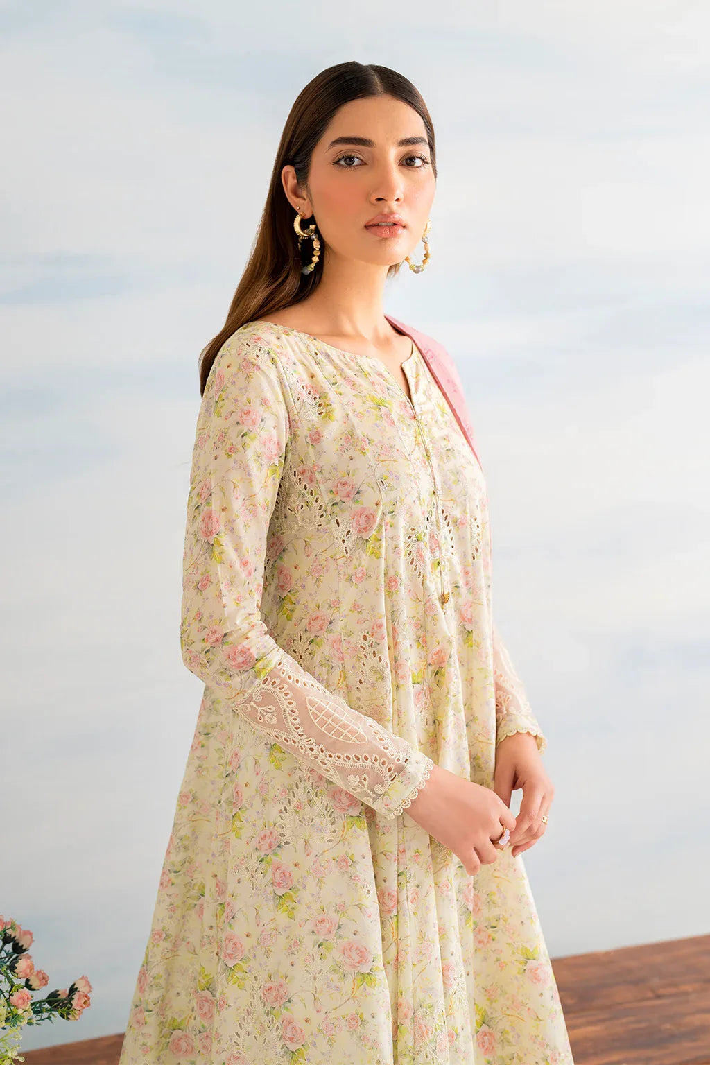 Iznik | Guzel lawn 24 | IGL-07 - Rang-e-Khaas