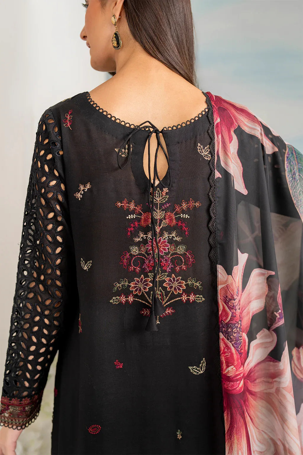 Iznik | Guzel lawn 24 | IGL-09 - Rang-e-Khaas