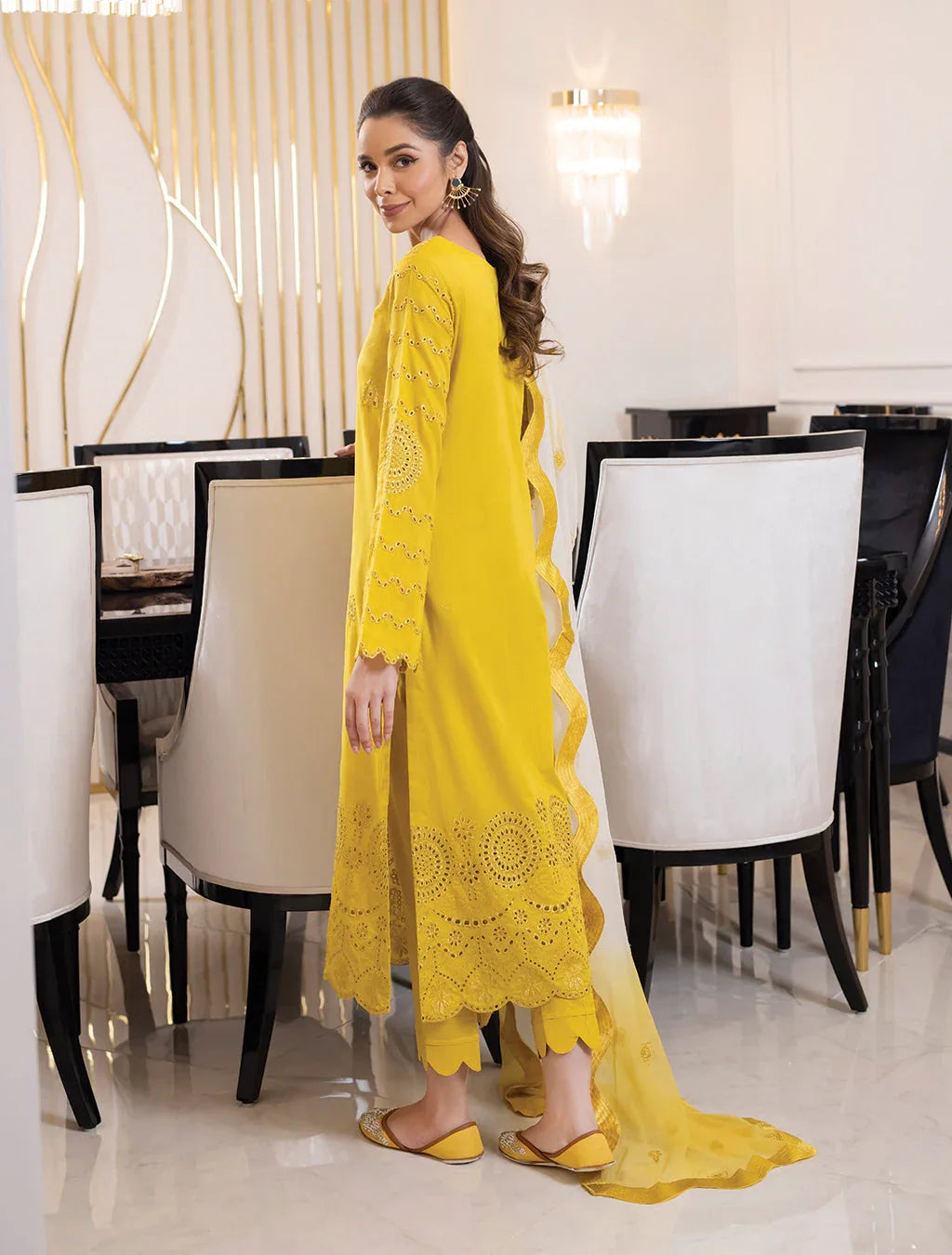 Iznik | Lawnkari 24 | UE-141 EPHEMERAL - Rang-e-Khaas