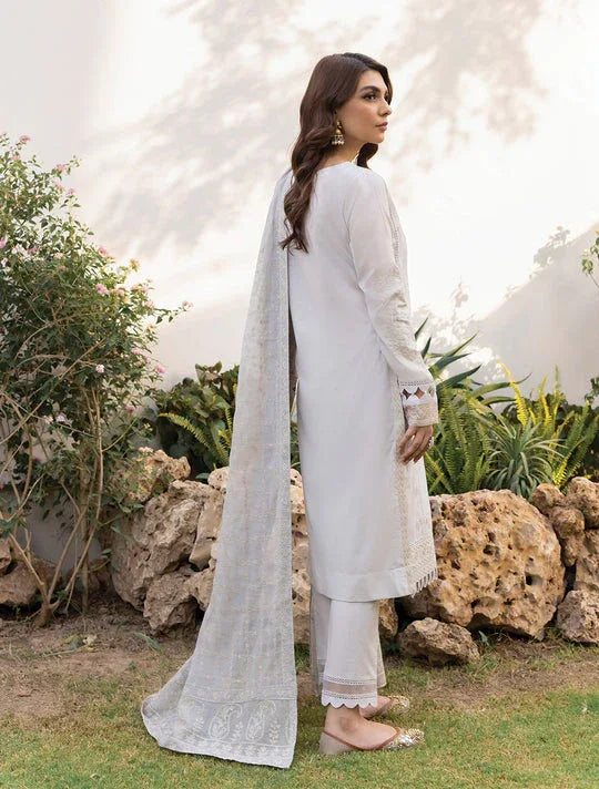 Iznik | Lawnkari 24 | UE-150 SERENE TURF - Rang-e-Khaas