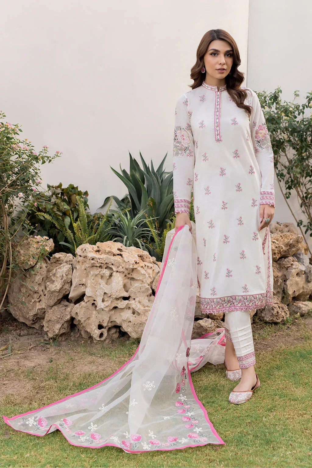 Iznik | Lawnkari 24 | UE-157 CANDYTUFT - Rang-e-Khaas