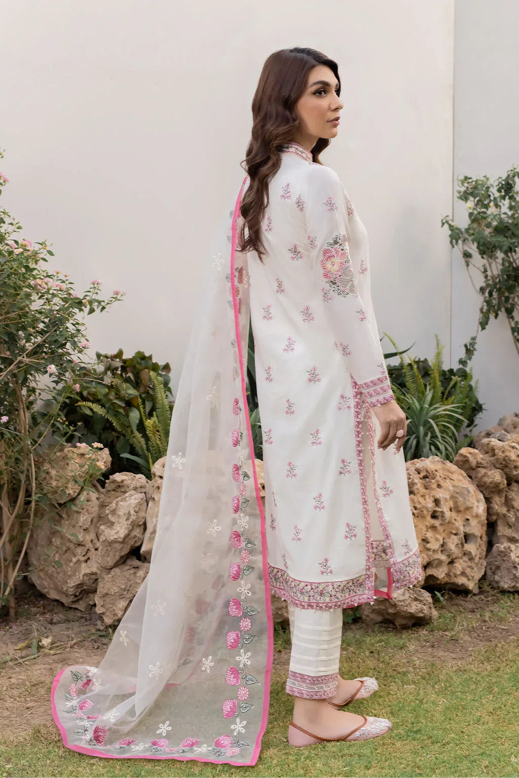 Iznik | Lawnkari 24 | UE-157 CANDYTUFT - Rang-e-Khaas