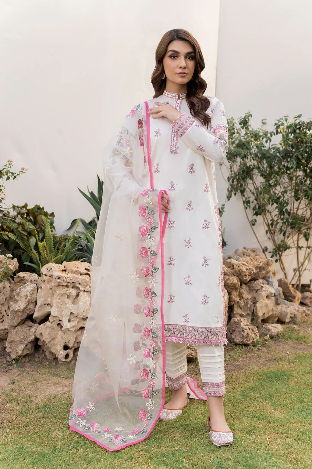 Iznik | Lawnkari 24 | UE-157 CANDYTUFT - Rang-e-Khaas