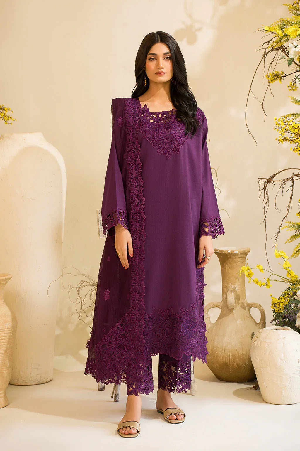 Iznik | Lawnkari 24 | UE-209 QUAGMIRE - Rang-e-Khaas