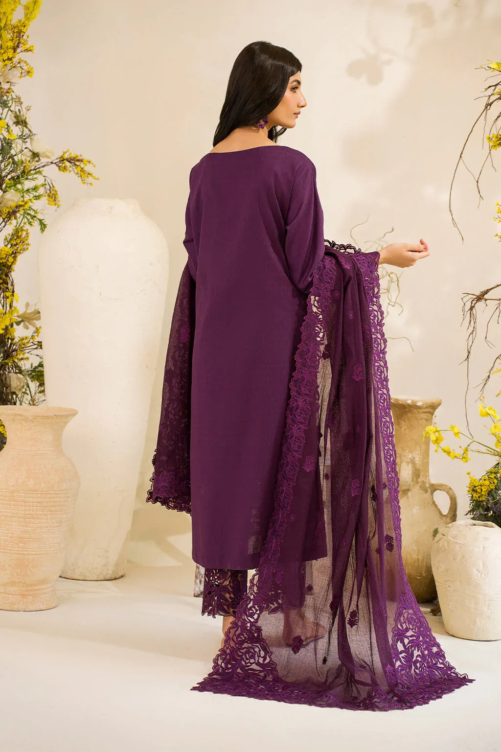 Iznik | Lawnkari 24 | UE-209 QUAGMIRE - Rang-e-Khaas