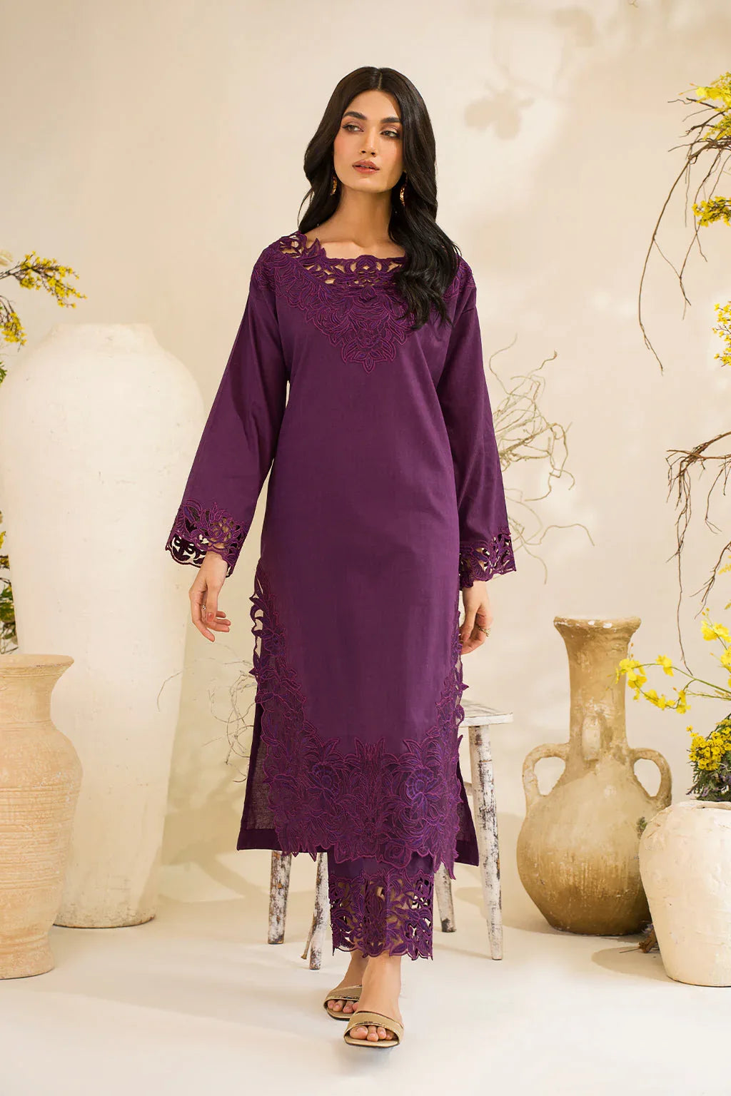 Iznik | Lawnkari 24 | UE-209 QUAGMIRE - Rang-e-Khaas