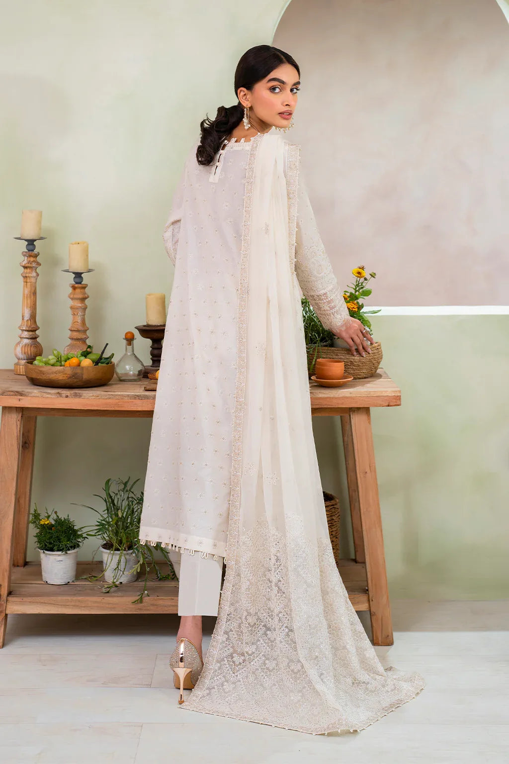 Iznik | Ready to Wear | IP-226 EMBROIDERED LAWN - Rang-e-Khaas