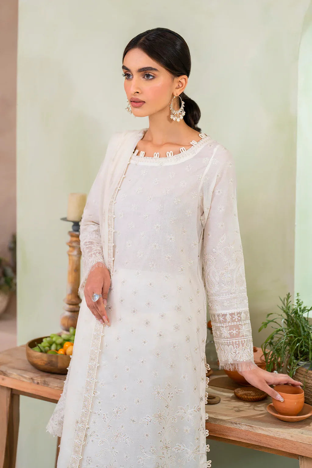 Iznik | Ready to Wear | IP-226 EMBROIDERED LAWN - Rang-e-Khaas