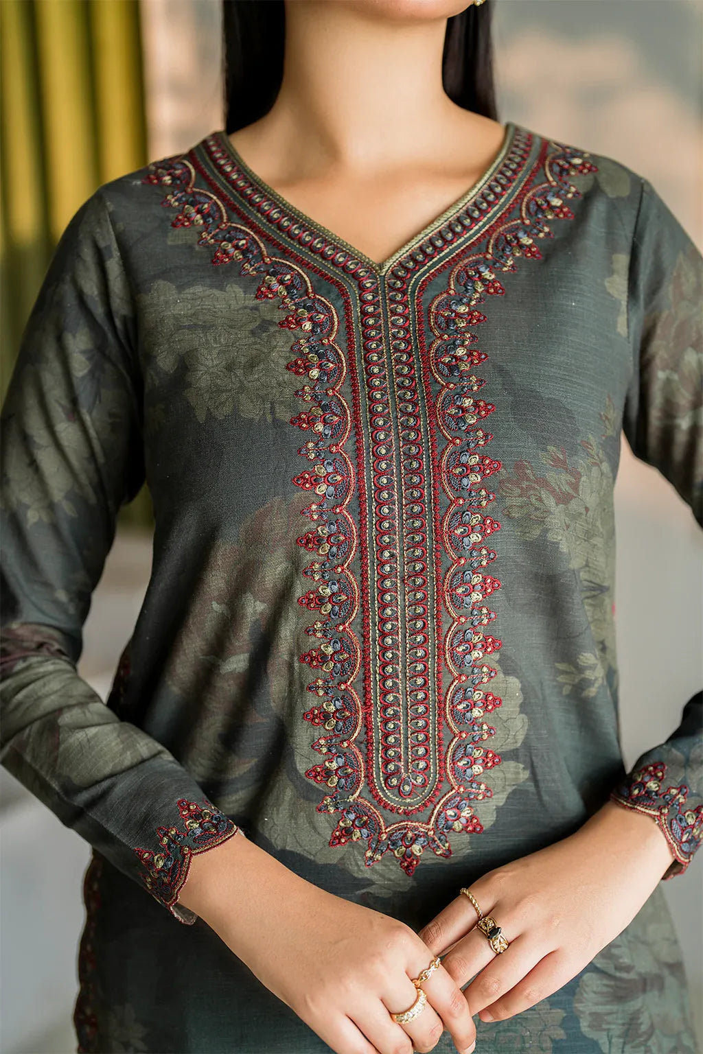 Iznik | Ready to Wear | IP-262 - Rang-e-Khaas