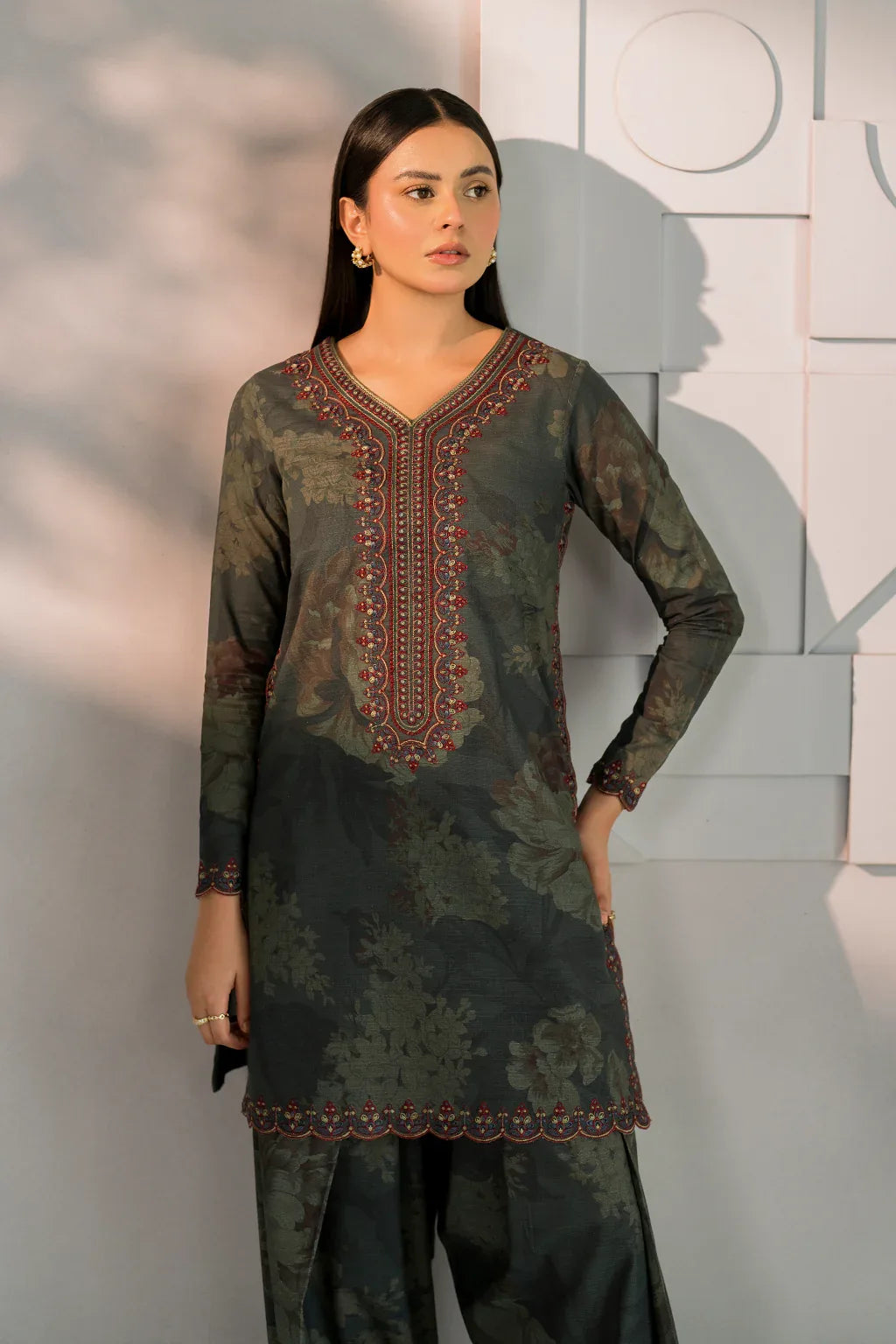 Iznik | Ready to Wear | IP-262 - Rang-e-Khaas