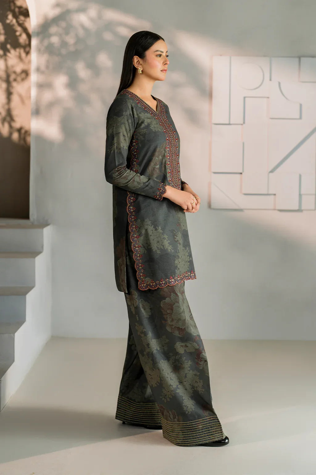 Iznik | Ready to Wear | IP-262 - Rang-e-Khaas