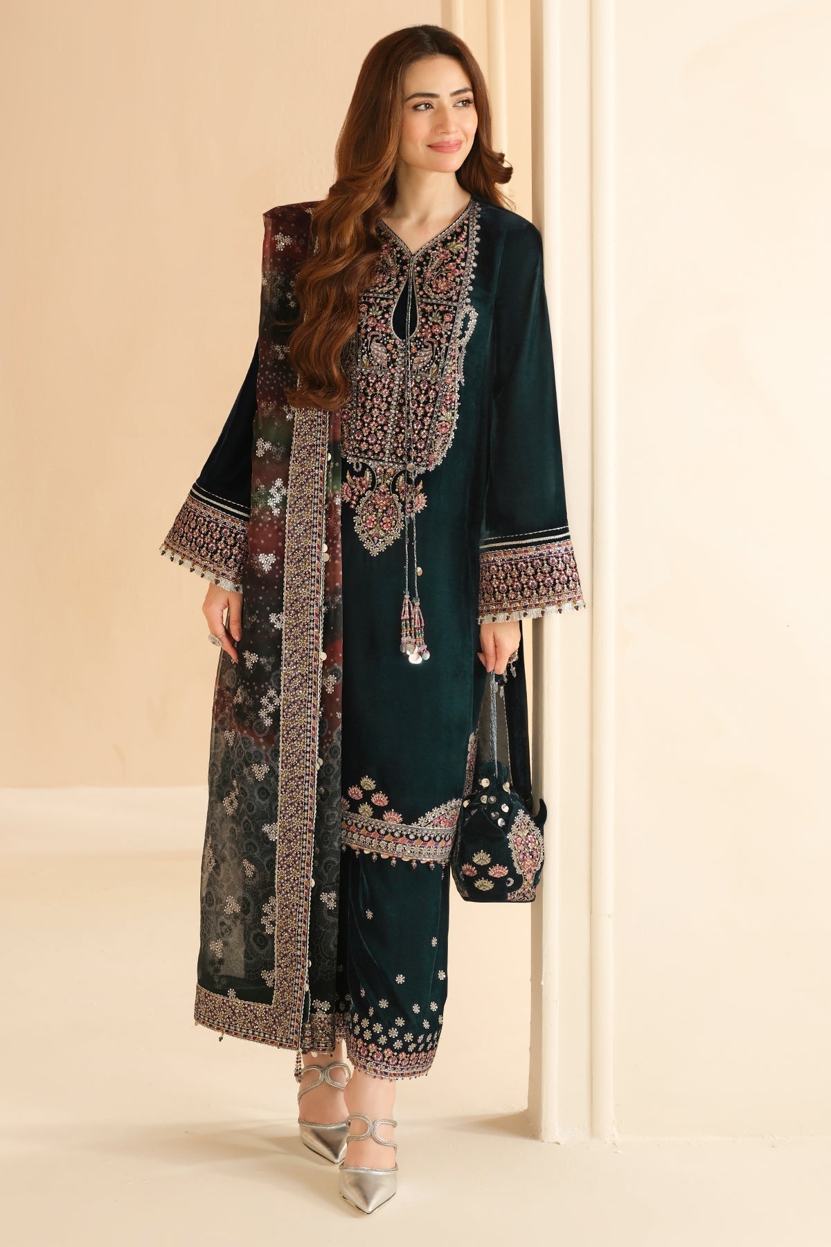 JAZMIN__Embroidered Velvet Formal VF-2039 - Rang-e-Khaas