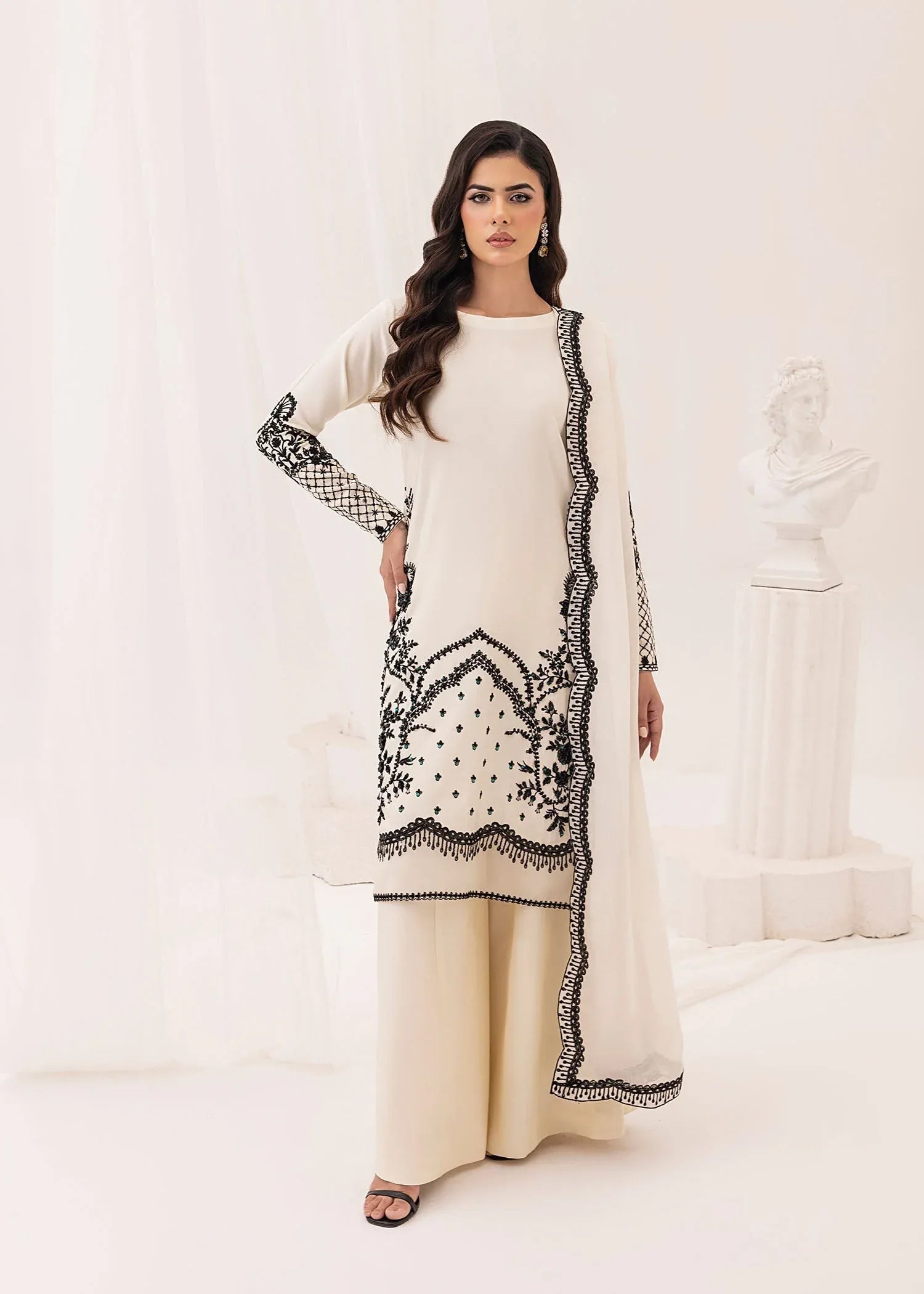 Jamnii | Silk Ivy | Noir Pearl - Rang-e-Khaas