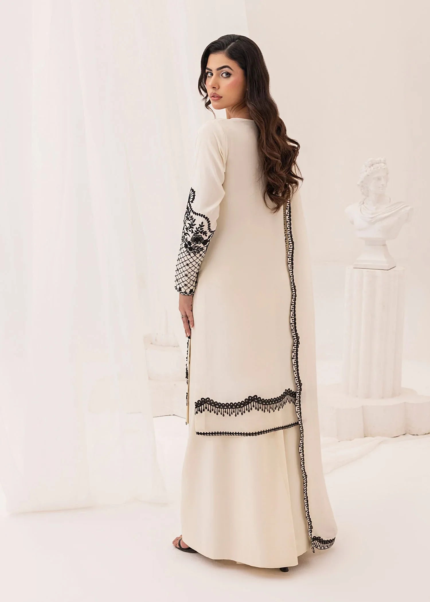 Jamnii | Silk Ivy | Noir Pearl - Rang-e-Khaas