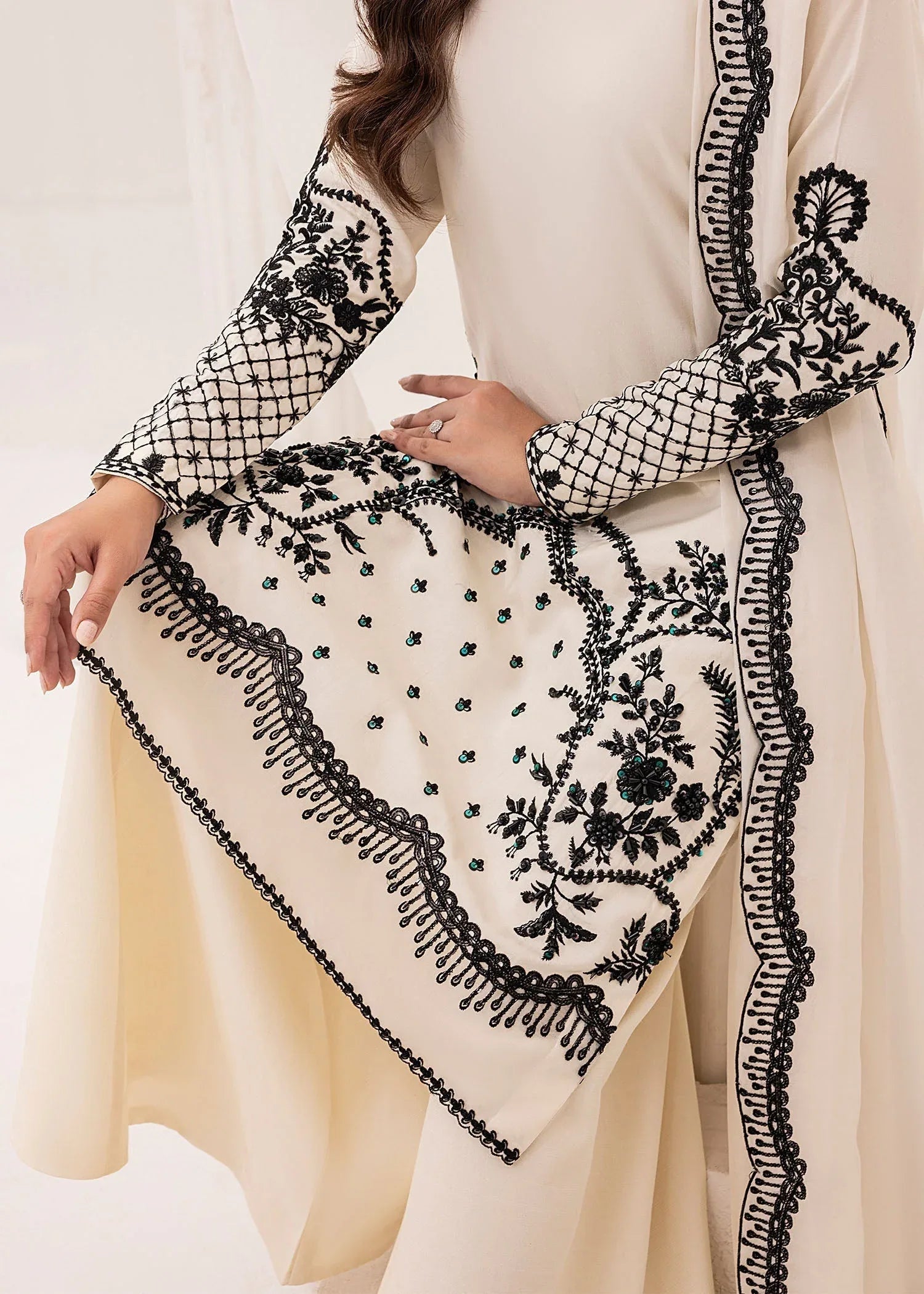 Jamnii | Silk Ivy | Noir Pearl - Rang-e-Khaas