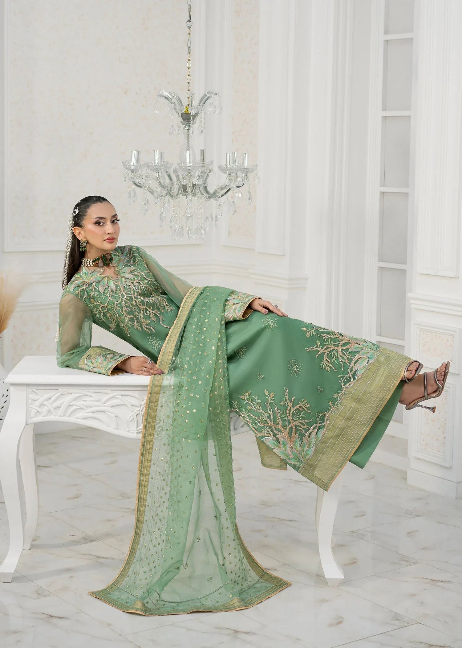 Jamnii | The Aura | Astrid - Rang-e-Khaas