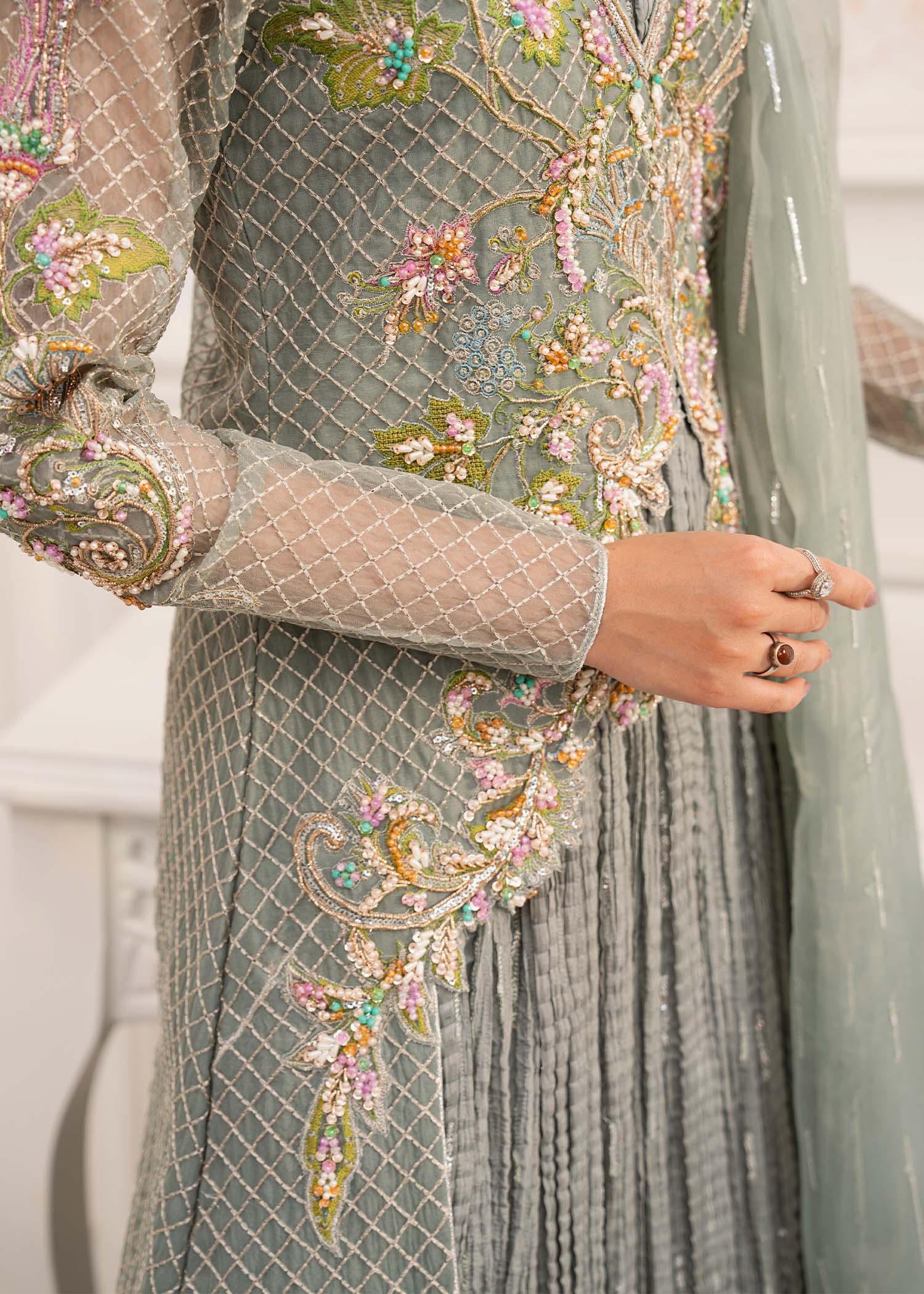 Jamnii | The Aura | Livia - Rang-e-Khaas