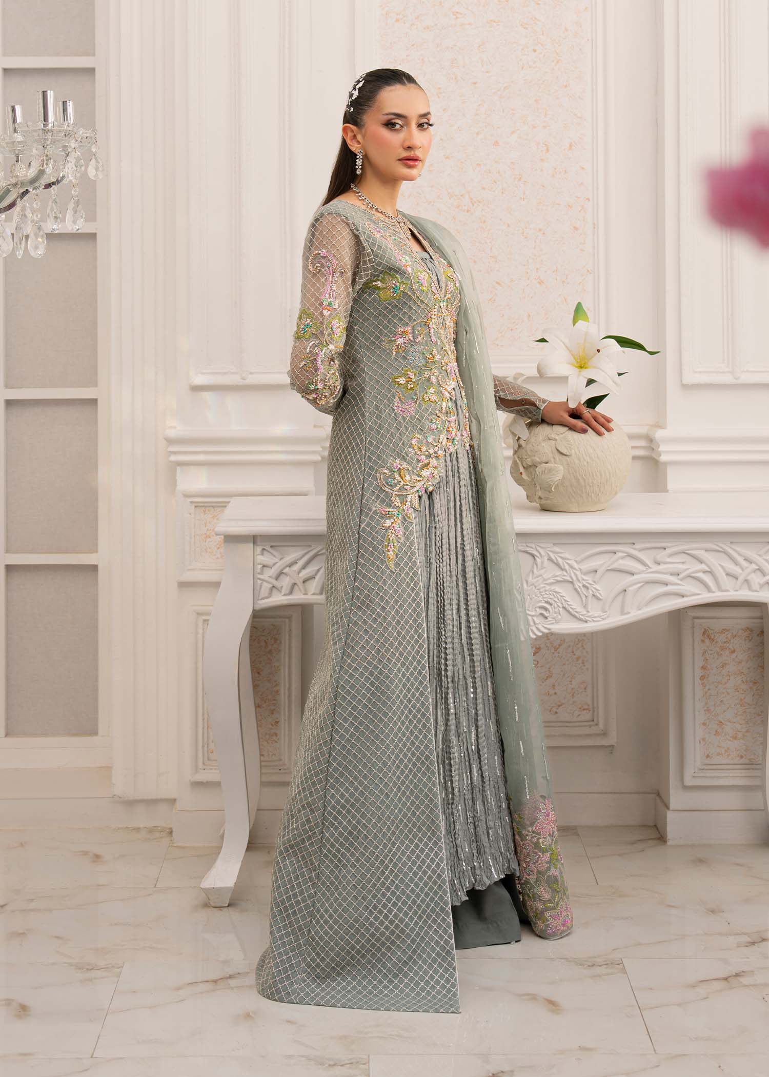 Jamnii | The Aura | Livia - Rang-e-Khaas