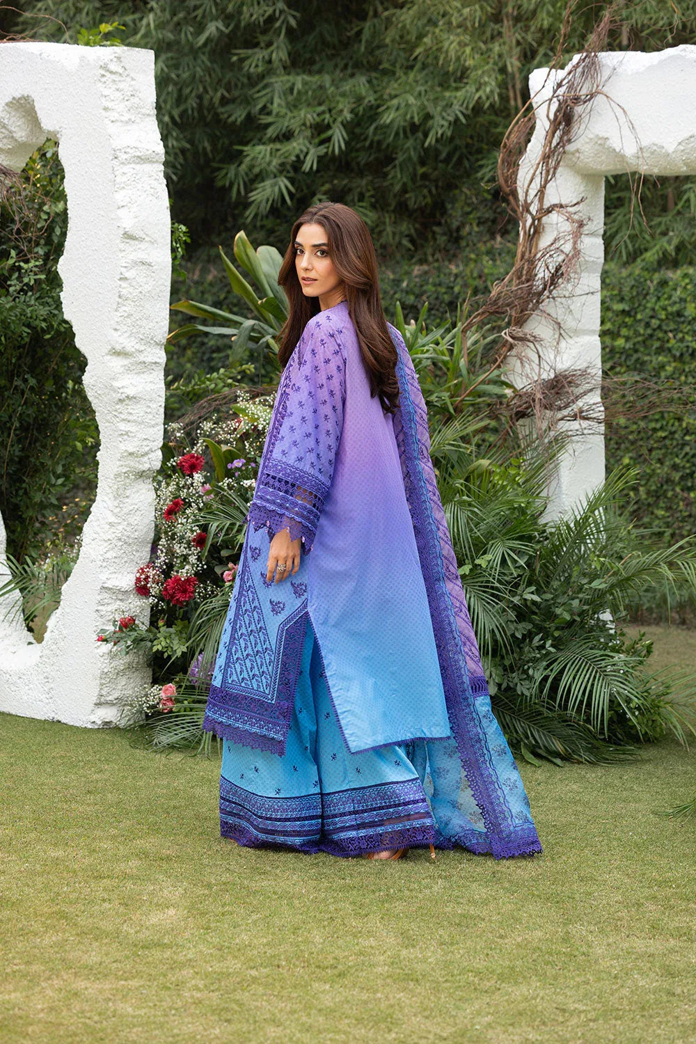 Sobia Nazir | Luxury Lawn 25 | 12B - Rang-e-Khaas