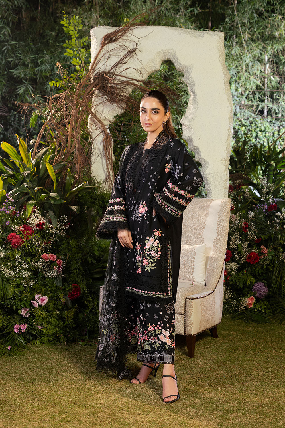 Sobia Nazir | Luxury Lawn 25 | 14B - Rang-e-Khaas