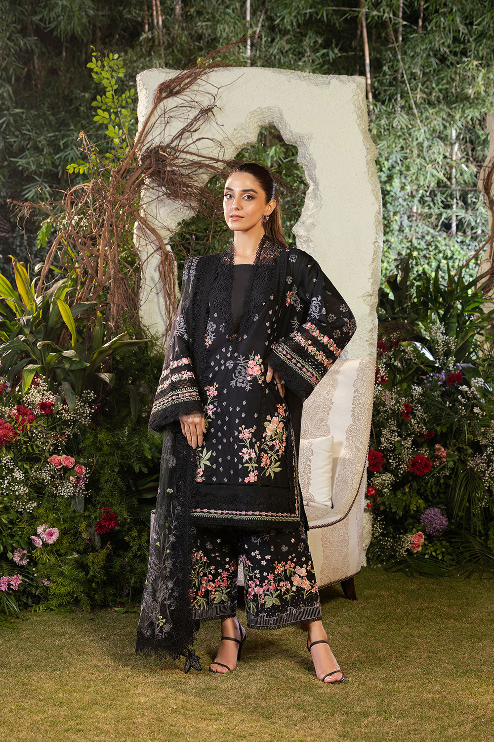 Sobia Nazir | Luxury Lawn 25 | 14B - Rang-e-Khaas
