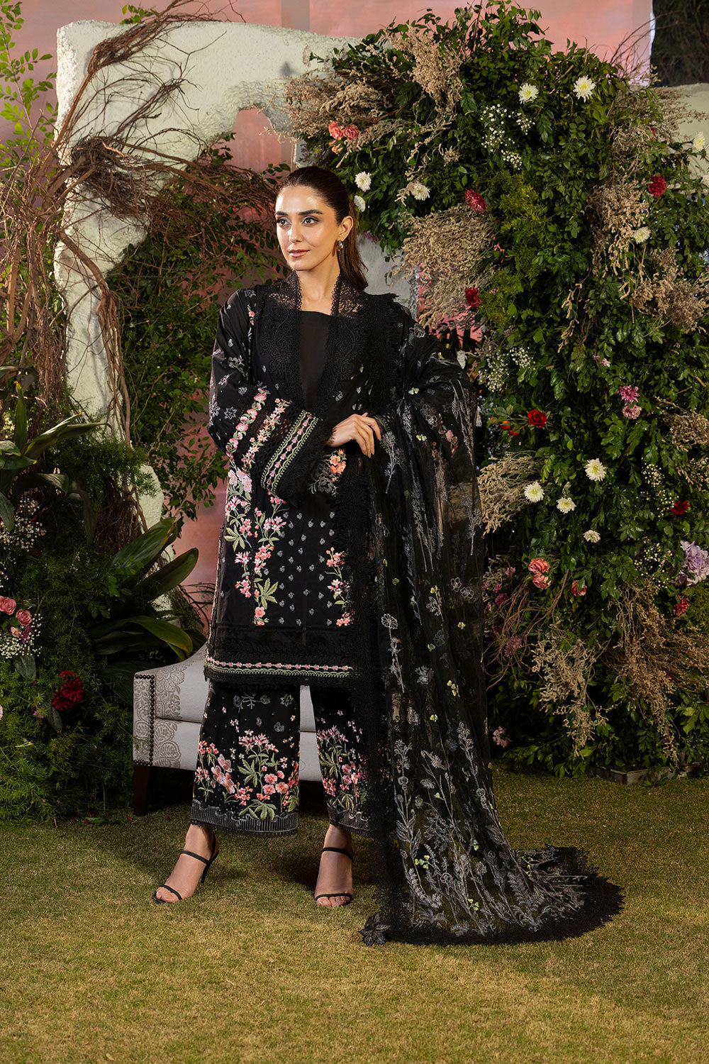 Sobia Nazir | Luxury Lawn 25 | 14B - Rang-e-Khaas