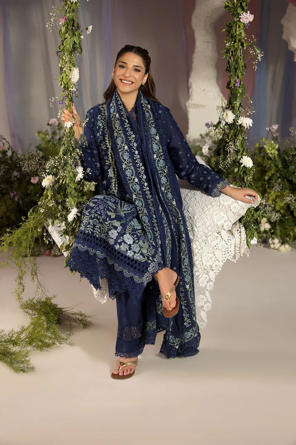 Sobia Nazir | Luxury Lawn 25 | 8A - Rang-e-Khaas