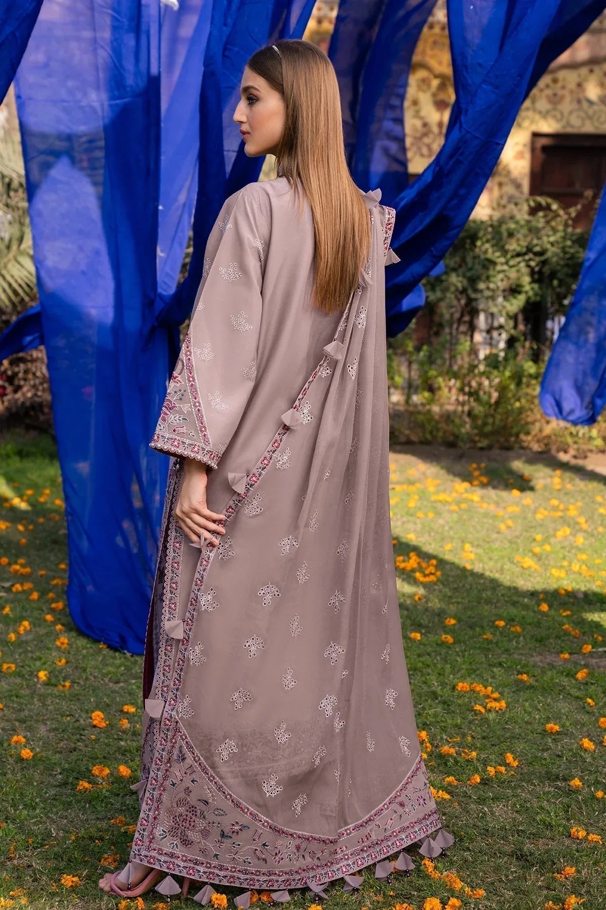 Alizeh | Rawayat Luxury Lawn 24 | Meraat - Rang-e-Khaas