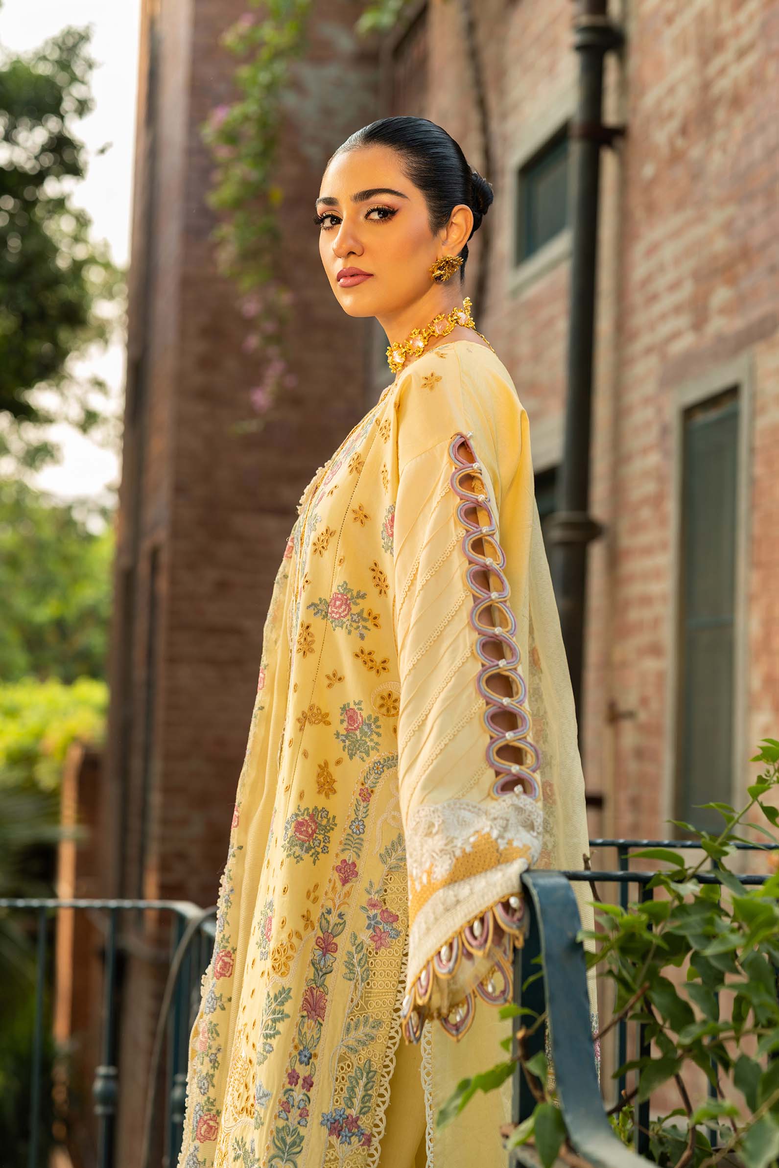 Maryam Hussain | Luxury Lawn 25 | Marjaan - Rang-e-Khaas
