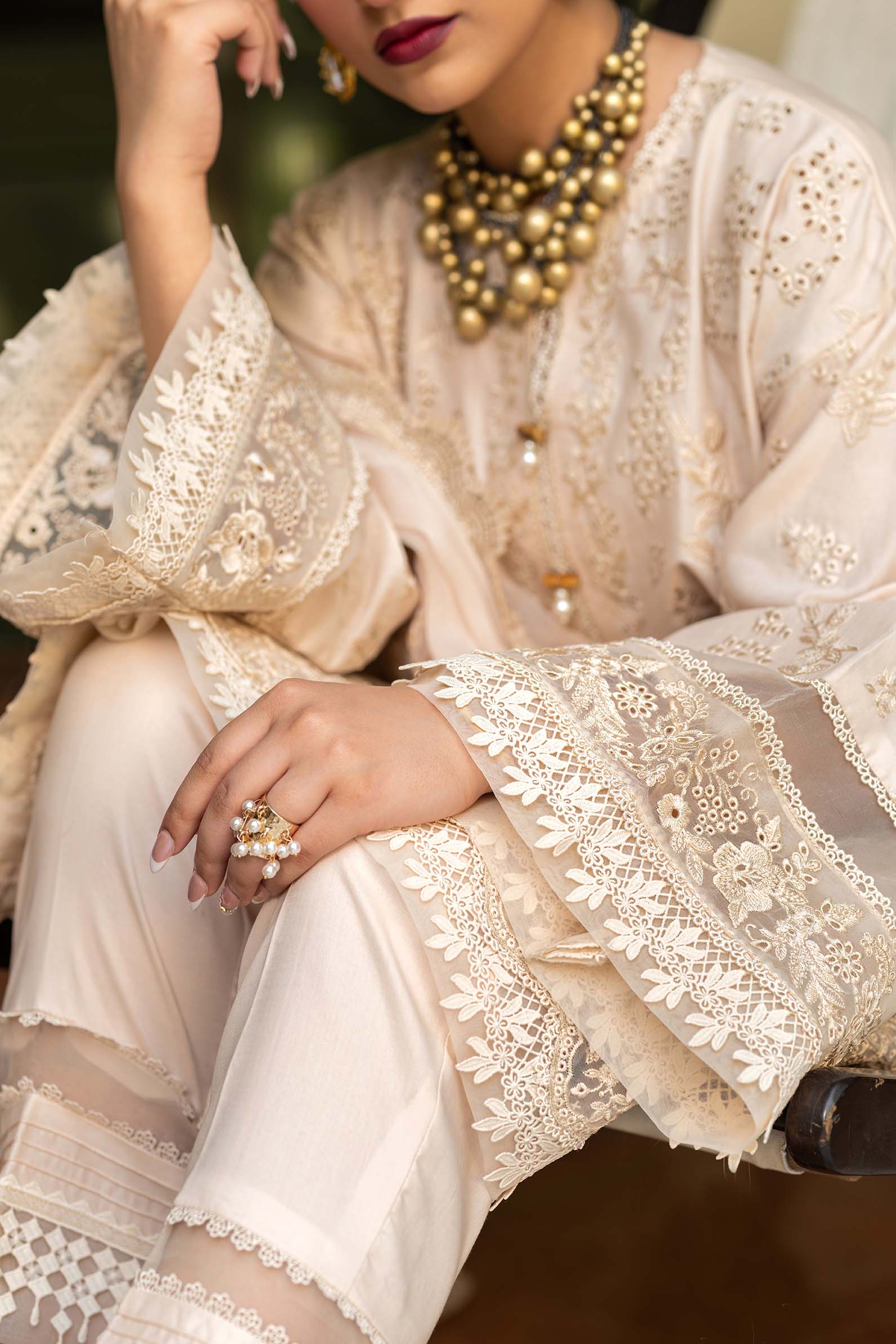 Maryam Hussain | Luxury Lawn 25 | Raya - Rang-e-Khaas
