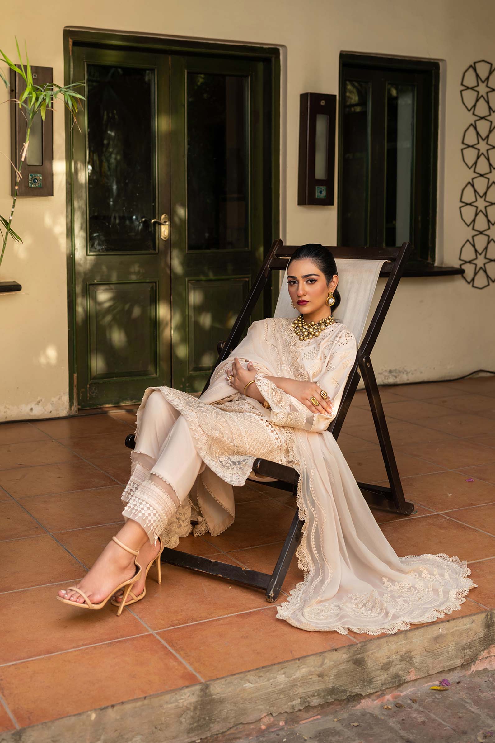 Maryam Hussain | Luxury Lawn 25 | Raya - Rang-e-Khaas