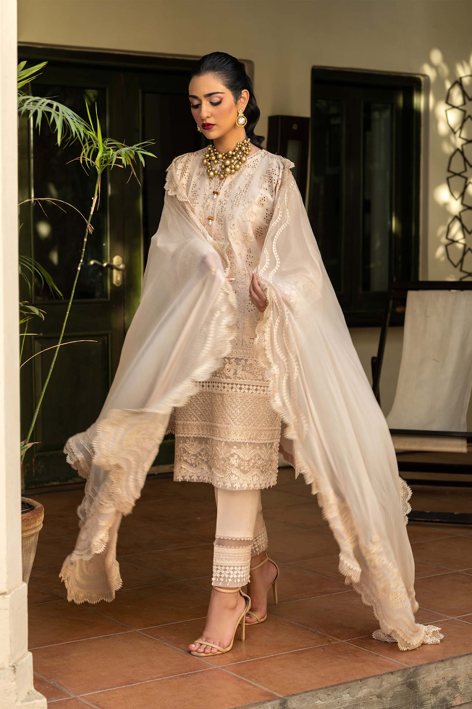 Maryam Hussain | Luxury Lawn 25 | Raya - Rang-e-Khaas