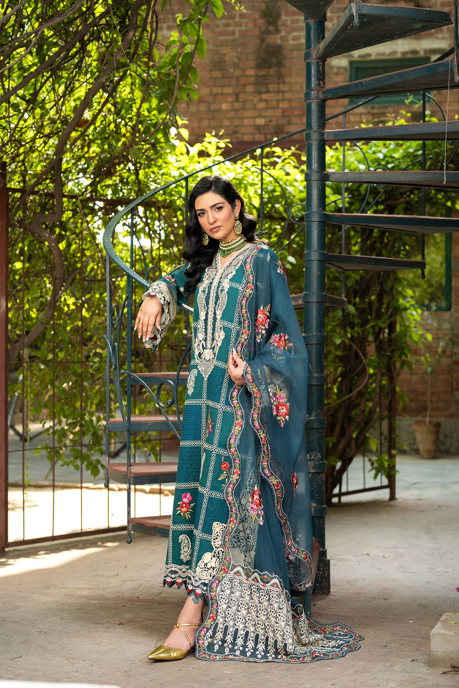 Maryam Hussain | Luxury Lawn 25 | Neelum - Rang-e-Khaas