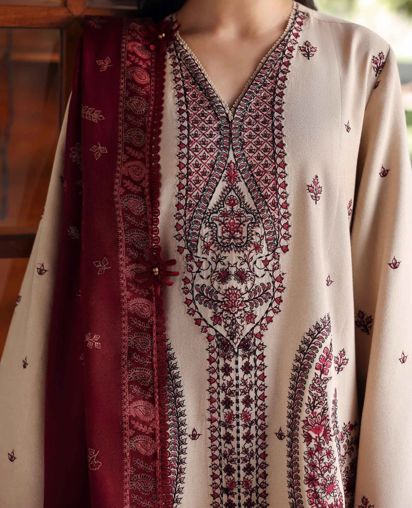 Republic Womenswear | Amaris Luxury Shawl 25 | Liora - Rang-e-Khaas