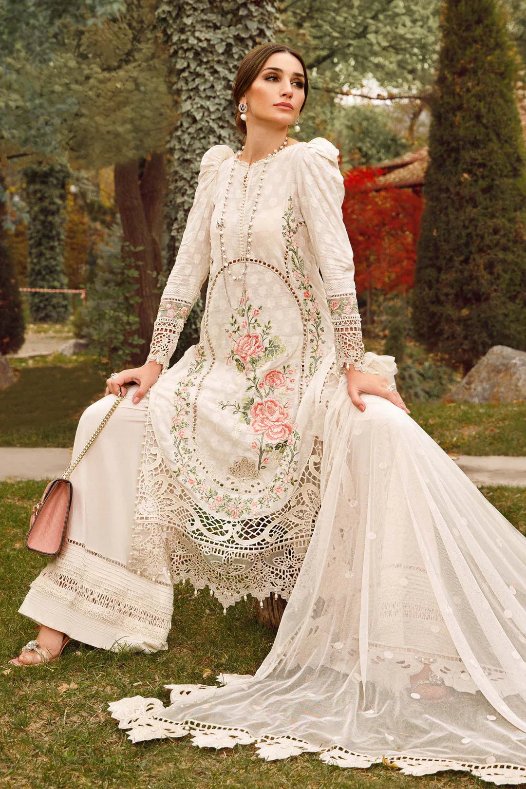 MARIA B EMBROIDED LAWN  D-2302-A - Rang-e-Khaas