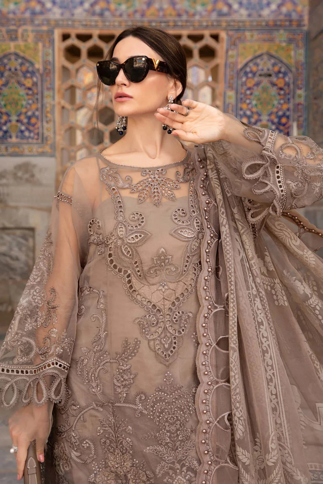MARIA B EMBROIDED UNSTITCHED LAWN  D-2303-A - Rang-e-Khaas